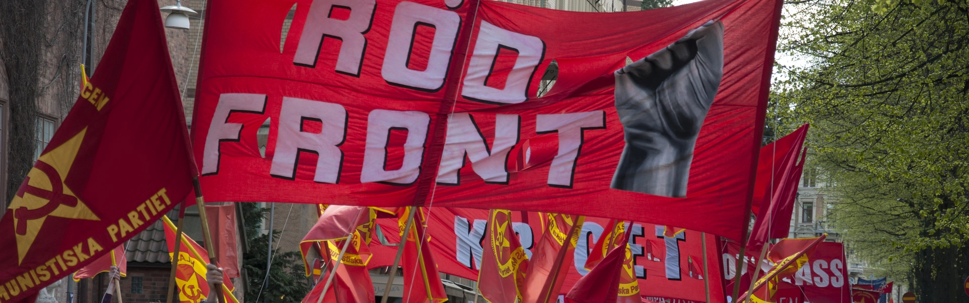 Visar Kommunisternas f&ouml;rsta maj t&aring;g frammifr&aring;n
