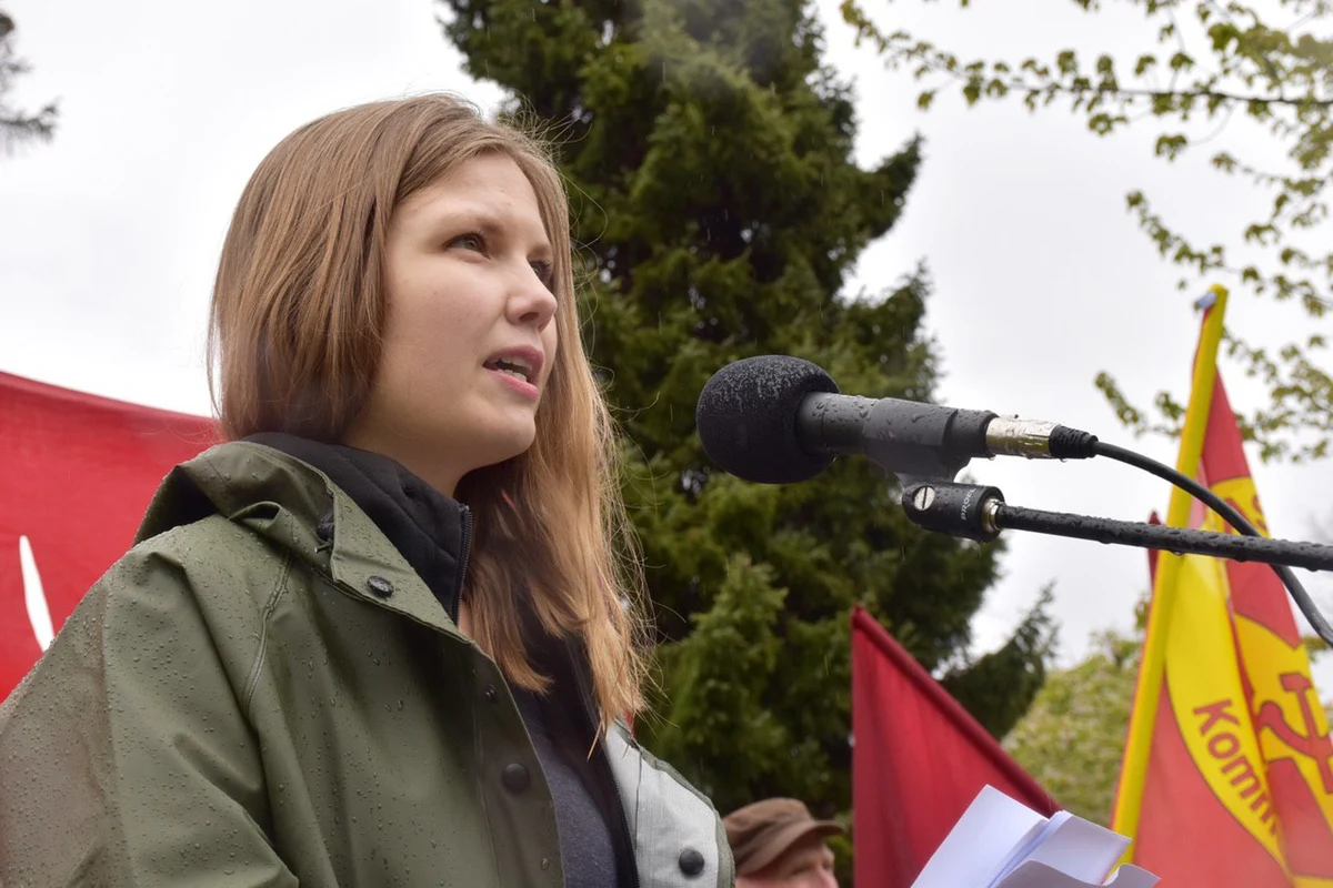 RKU:s ordf&ouml;rande Nadja Lundberg talar p&aring; R&ouml;d front 2020