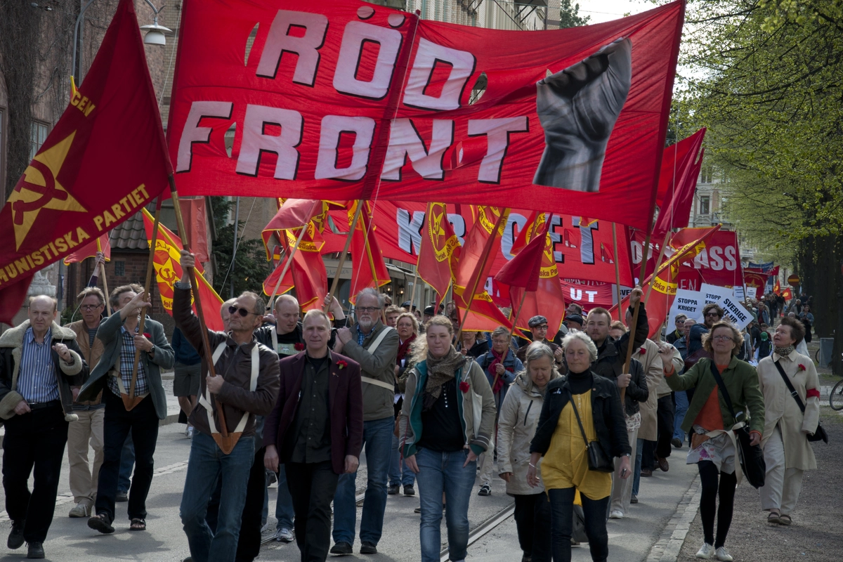 Visar Kommunisternas f&ouml;rsta maj t&aring;g frammifr&aring;n