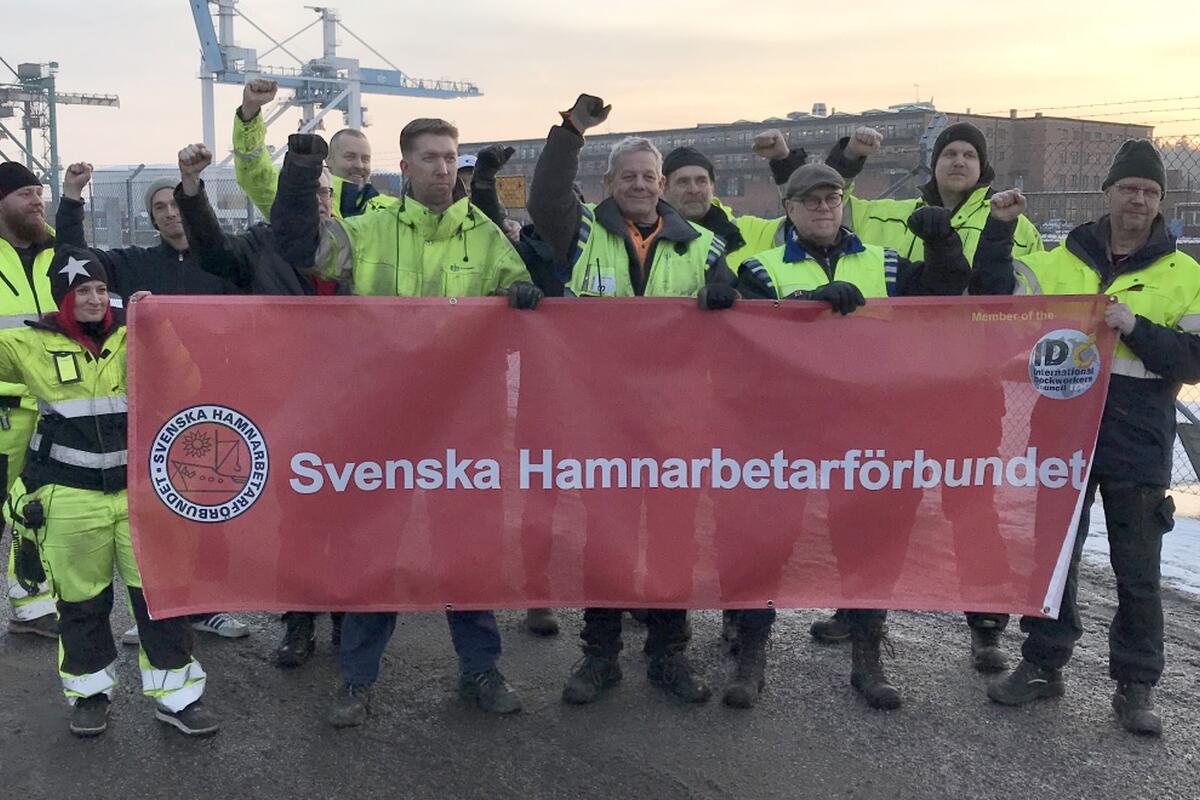 Bild på medlemmar ur Hamnarbetarförbundet