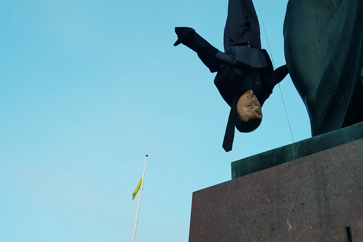 Erdogandocka upp och ned